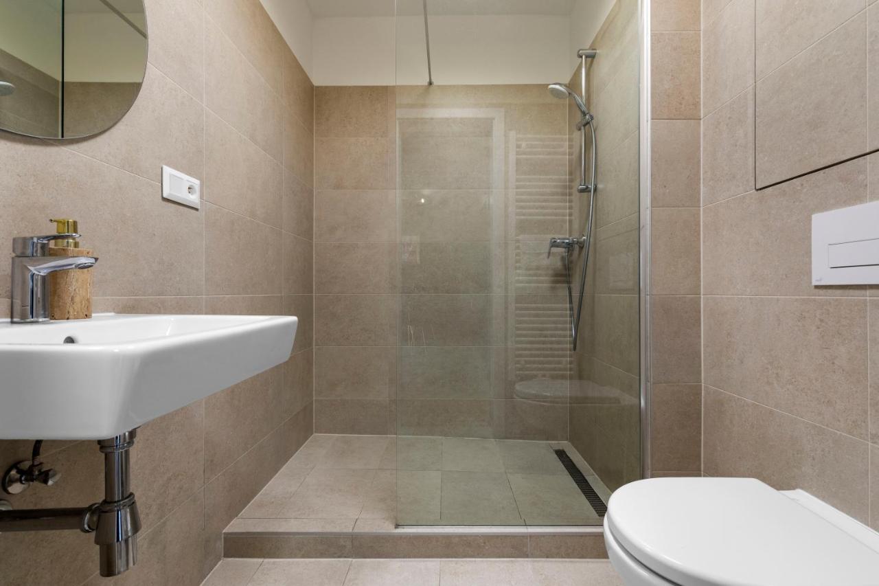 Lam Black - Ac - Balcony Apartment Bratislava Exterior photo
